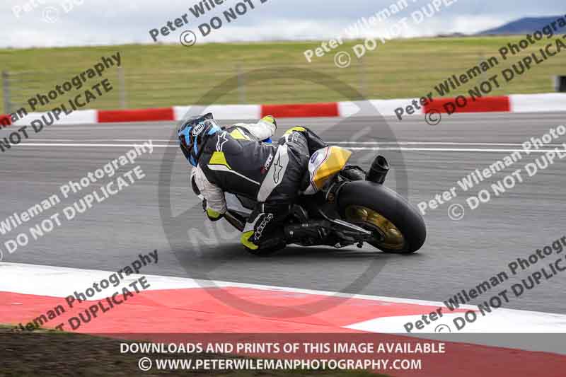 cadwell no limits trackday;cadwell park;cadwell park photographs;cadwell trackday photographs;enduro digital images;event digital images;eventdigitalimages;navarra;no limits trackdays;peter wileman photography;racing digital images;trackday digital images;trackday photos